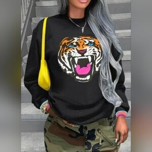 NWT Tiger Graphic Print Sweatshirt